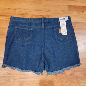 Wrangler Cut Off Denim‎ Jean Shorts Men's 44 Women's 18/20
